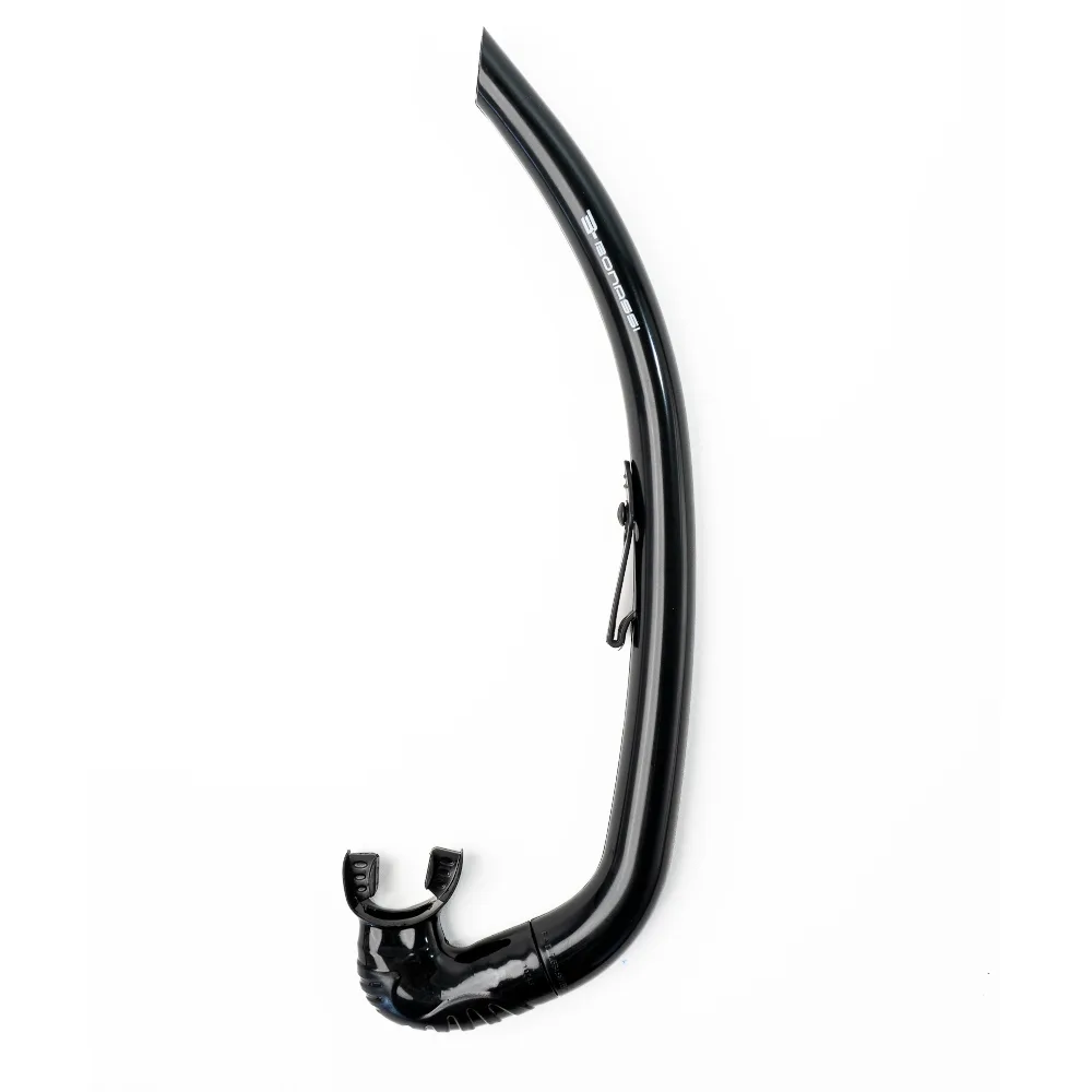 High-quality snorkel with comfortable mouthpiece and efficient purge valve. Designed for effortless breathing during long snorkel sessions.